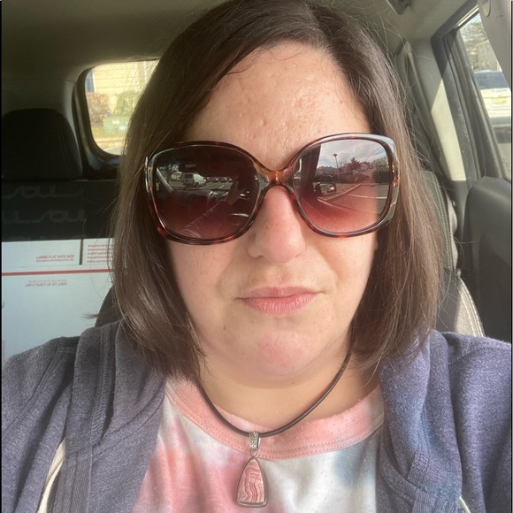 Meet your Posher, Danielle - Picture 14 of 16